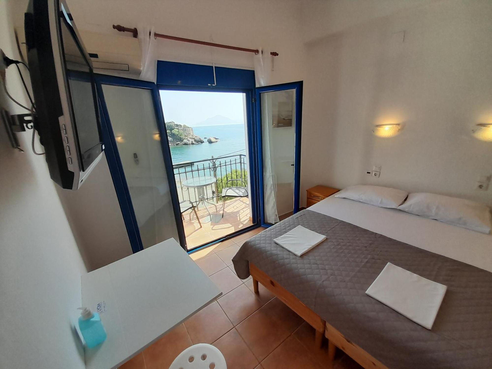 Aparthotel Lydia Mare Ágios Kírykos Esterno foto