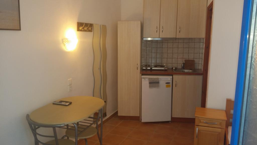 Aparthotel Lydia Mare Ágios Kírykos Esterno foto