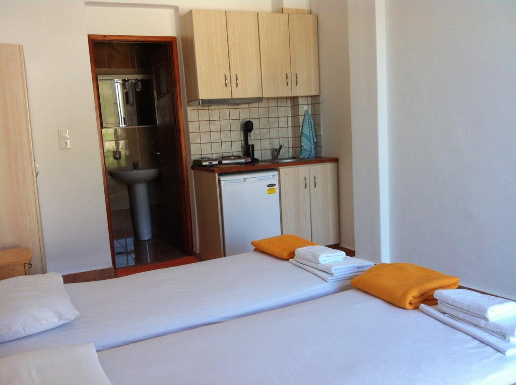 Aparthotel Lydia Mare Ágios Kírykos Esterno foto