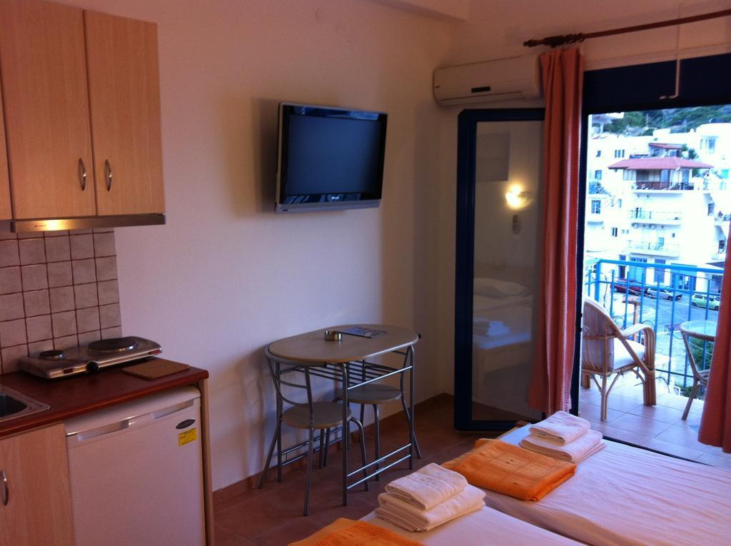 Aparthotel Lydia Mare Ágios Kírykos Esterno foto