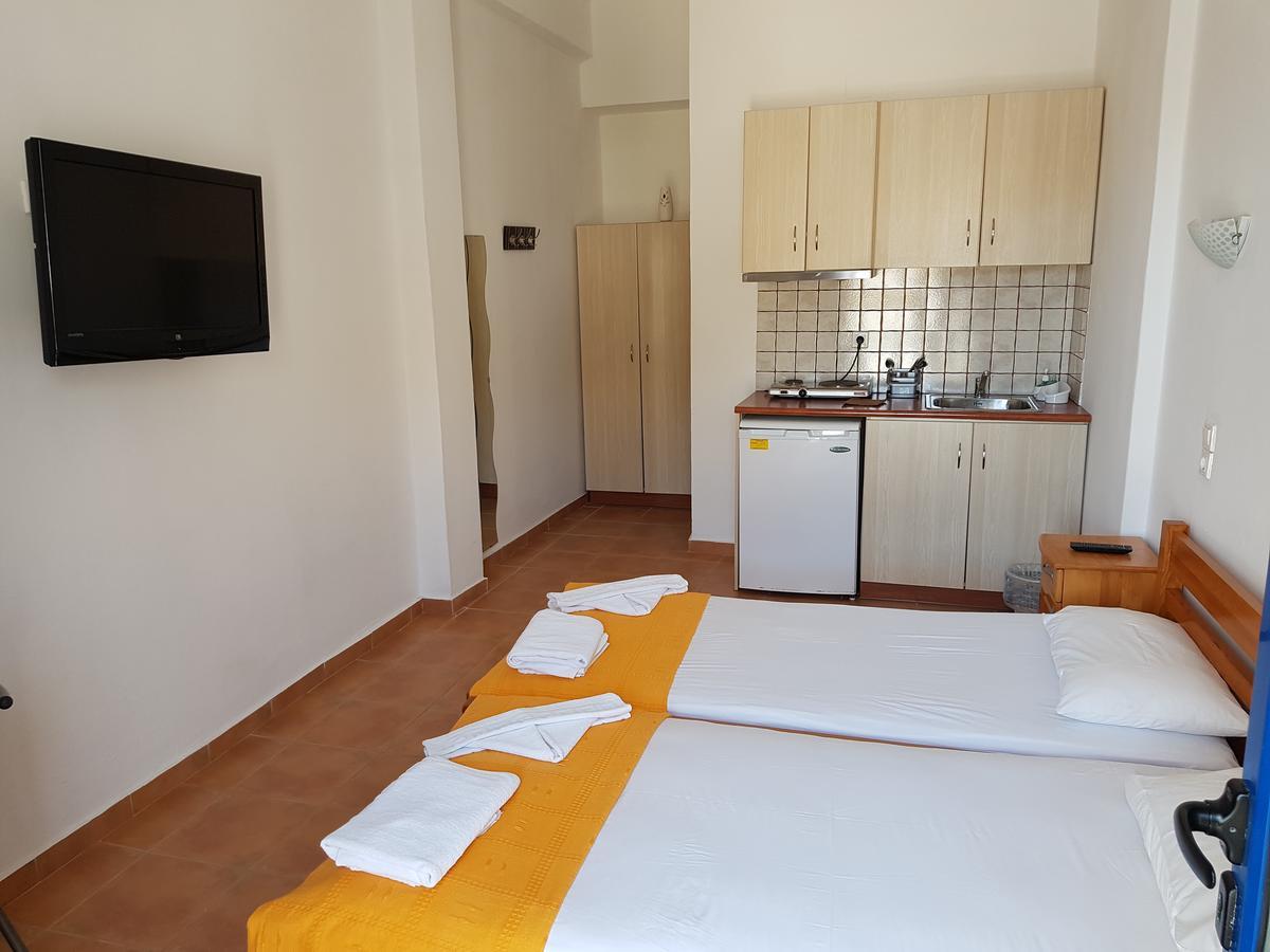 Aparthotel Lydia Mare Ágios Kírykos Esterno foto