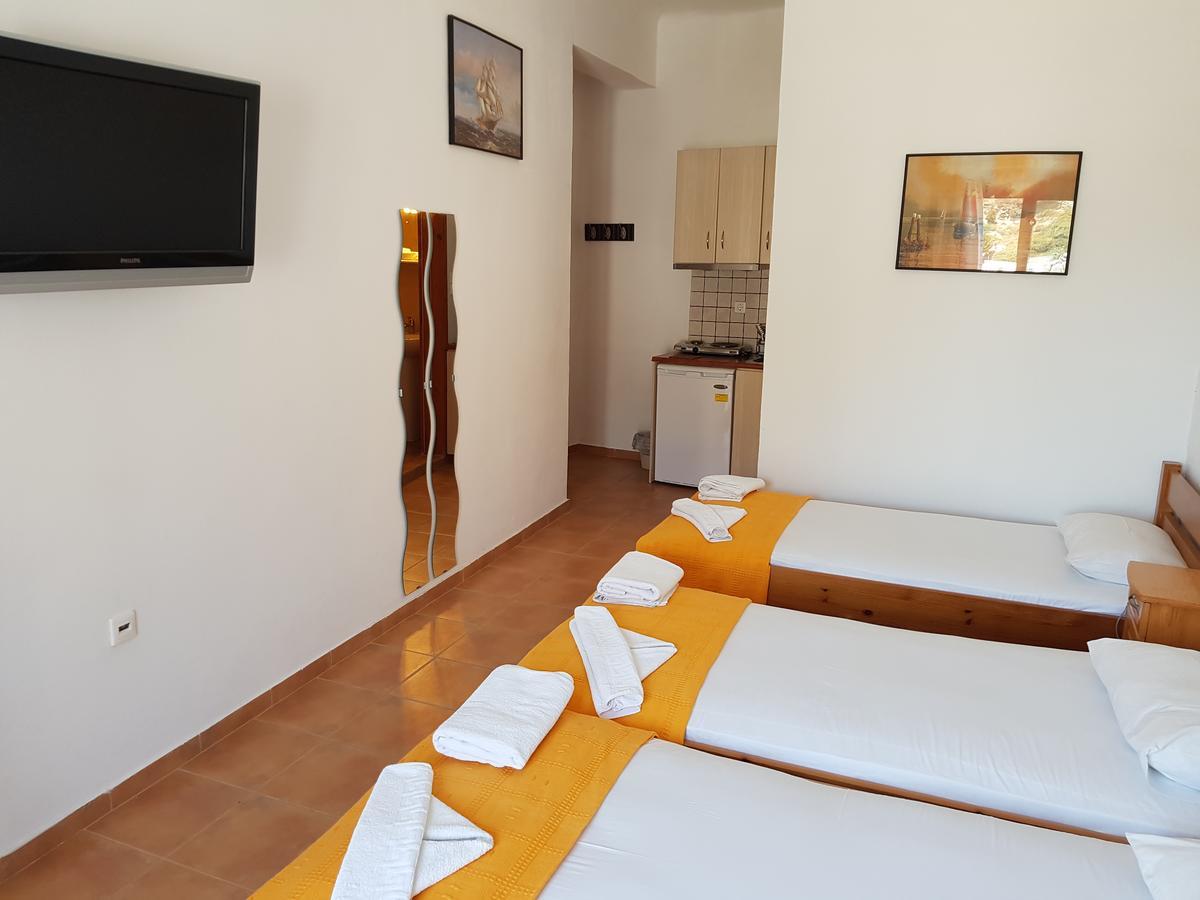 Aparthotel Lydia Mare Ágios Kírykos Esterno foto